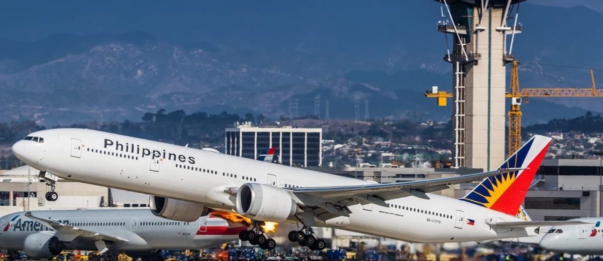 Philippine Airlines Boeing 777 Engine Emits Flames