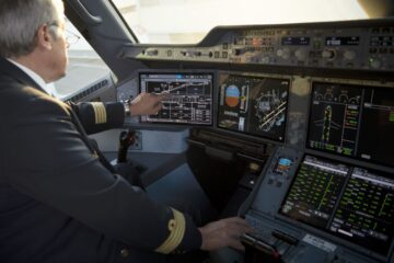 Airbus Delivers First A350 With Cockpit Touchscreens