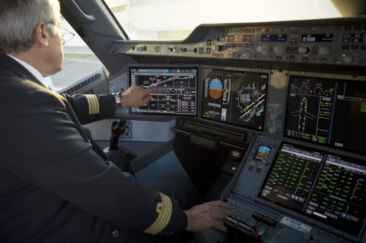 Resultado de imagen para Airbus delivers 1st A350 with touch screens
