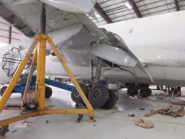 Spirit Airlines Airbus A319 Seriously Damaged During Maintenance