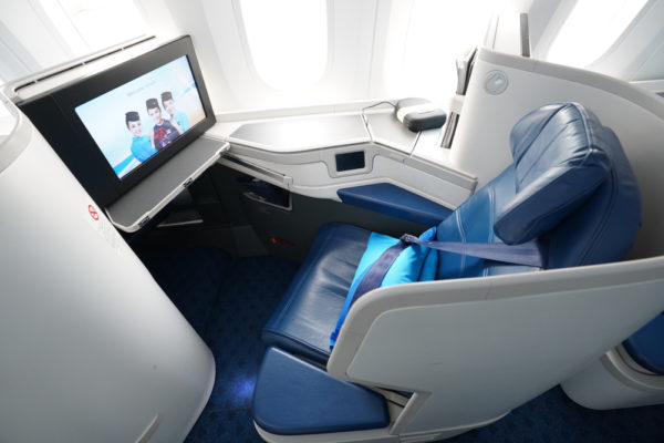 Review: Xiamen Air B787-9 Business Class Amsterdam Xiamen