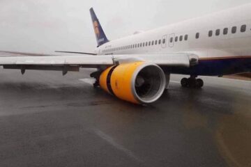 Icelandair Gear Collapse