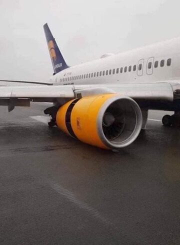 Icelandair Gear Collapse