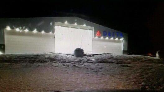 Delta Air Lines Hangar Involved in Foaming Incident