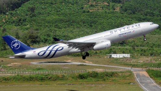 AEROFLOT AND S7 AIRLINES SUSPEND ALL INTERNATIONAL FLIGHTS, AVOID SEIZURE OF AIRCRAFT ABROAD