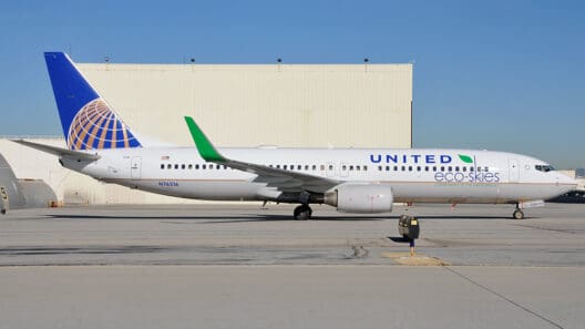 FAA Issues Emergency Directive For 2,000 B737s