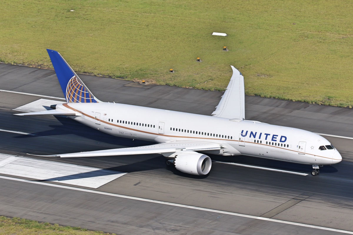United Airlines Places Huge 787 Order: 100 Firm + 100 Option