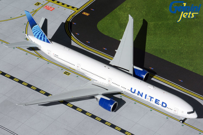 United Airlines Boeing 777-300ER (New 2019 Livery) N2749U