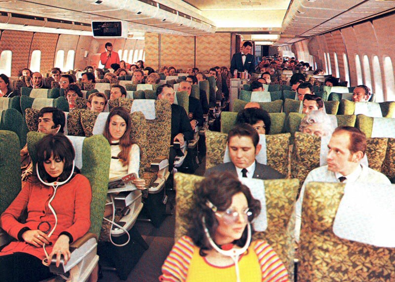 Qantas B747-200B Economy Class