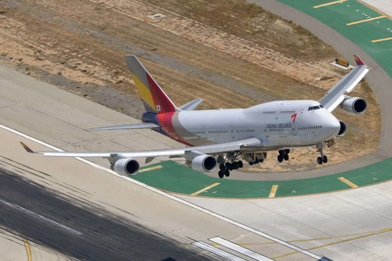 Asiana Airlines B747-400