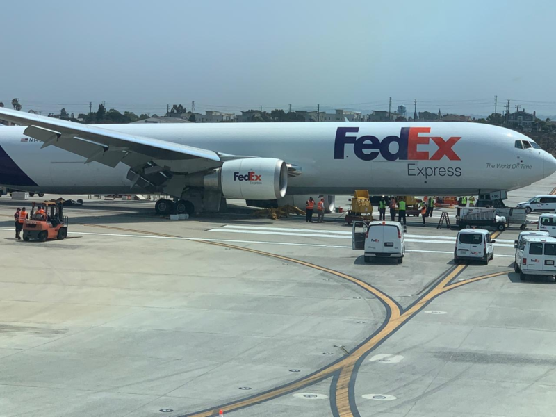 FedEx B767 Emergency Landing LAX