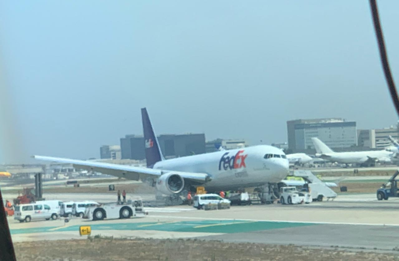 FedEx B767 Emergency Landing LAX