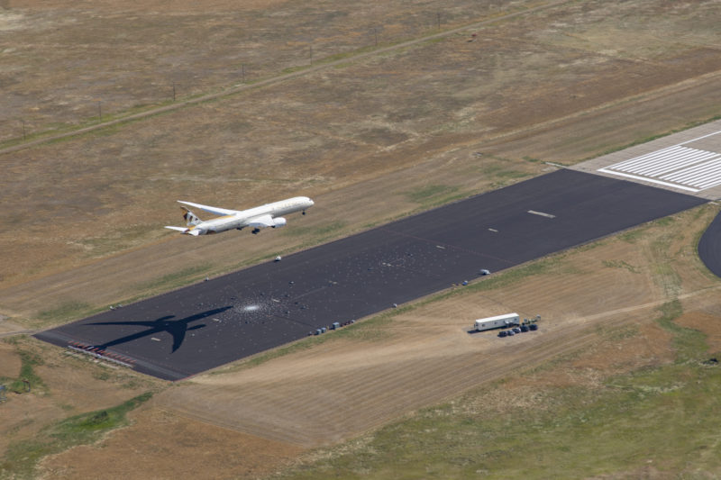 More than 1,000 microphones on the ground and 214 acoustic sensors attached to the outside of the 787 recorded sound levels that included over 50 unique test configurations.