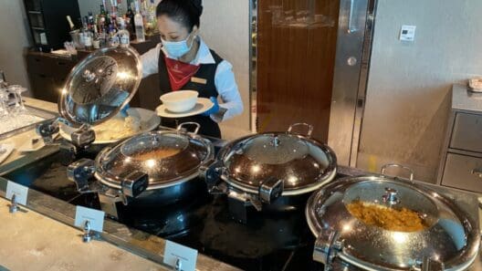 Emirates First and Business Class Lounge Dubai