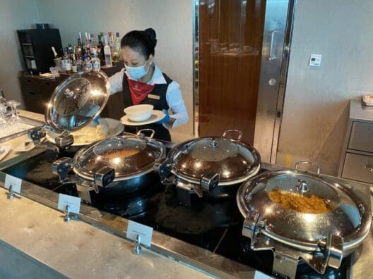 Emirates First and Business Class Lounge Dubai