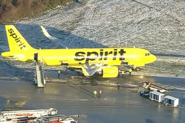 Spirit Airlines A320neo Skidded Off Taxiway at Baltimore