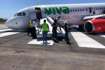 VivaAeroBus A320 Suffers Nose Landing Gear Collapse