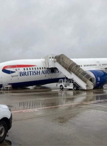 British Airways 787 Nose Gear Collapse