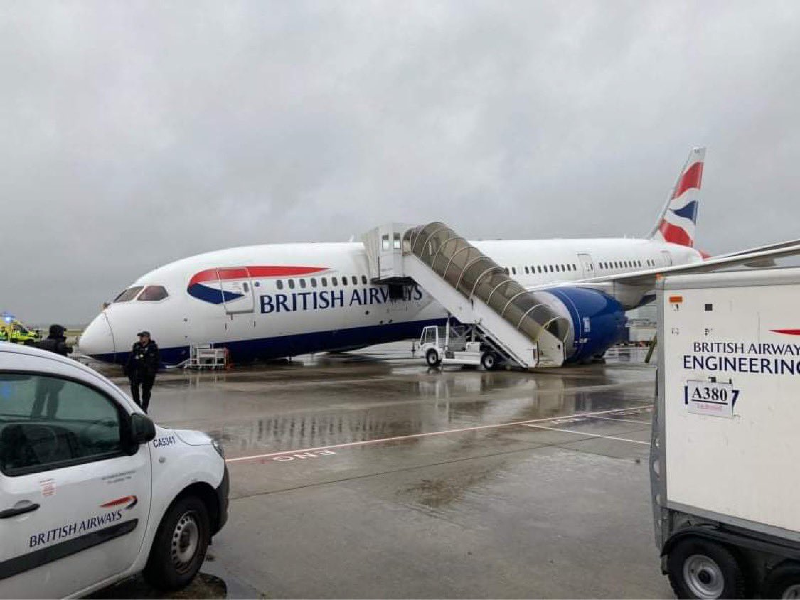 British Airways 787 Nose Gear Collapse
