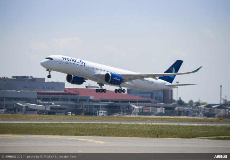 World2fly A350-900 depart Toulouse