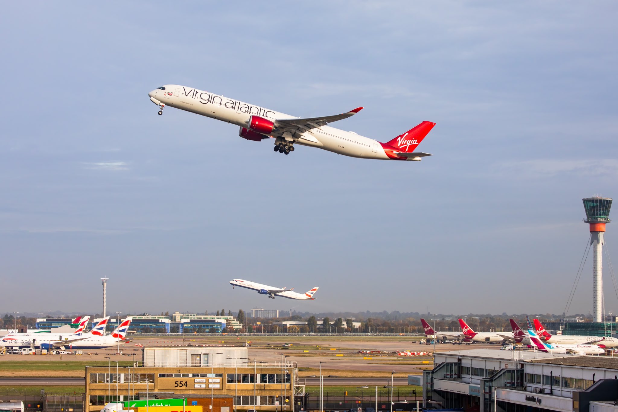 US Opens For Travellers Today – Historic Twin Takeoff London to New York