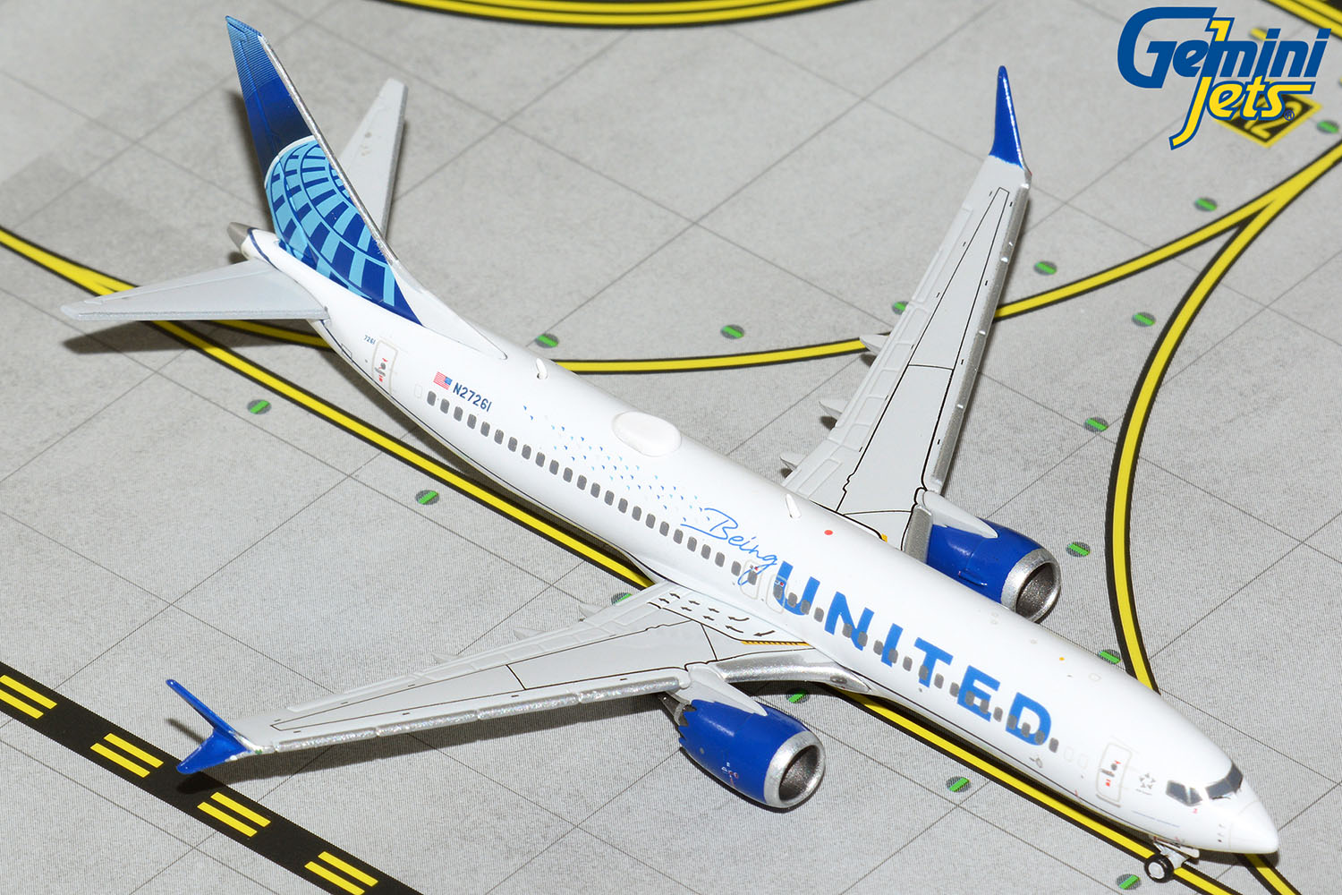 GeminiJets GJUAL2074 1:400 United Airlines 737 MAX 8 "Be United" N27261