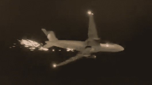 United Airlines Boeing 777 Returns After Sparks & Debris Fall + Ground 25 B777-200