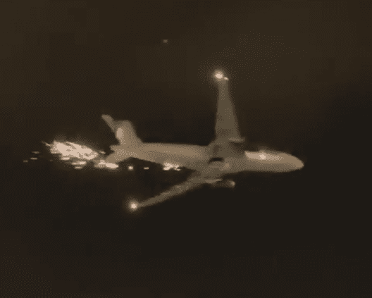 United Airlines Boeing 777 Returns After Sparks & Debris Fall + Ground 25 B777-200