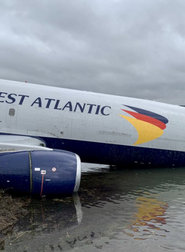 West Atlantic Boeing 737 Overran Runway & Ended Up In Pond