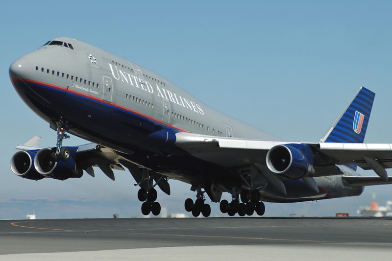 United B747-400