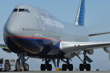 United B747-400 - Samchui.com