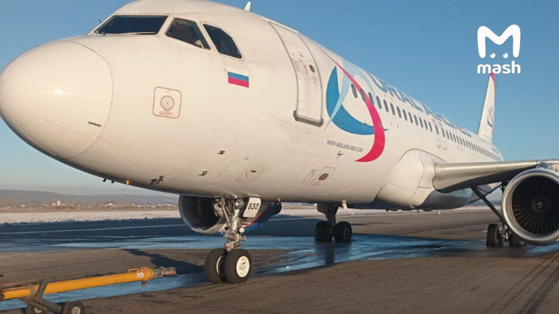 Ural Airlines A320 Disabled on Runway at Irkutsk After Brakes Jammed