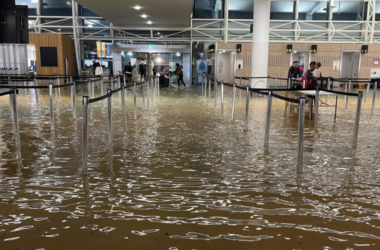 Heavy Flooding Closes Auckland Airport, Emirates Operates 13-Hour Flight to Nowhere