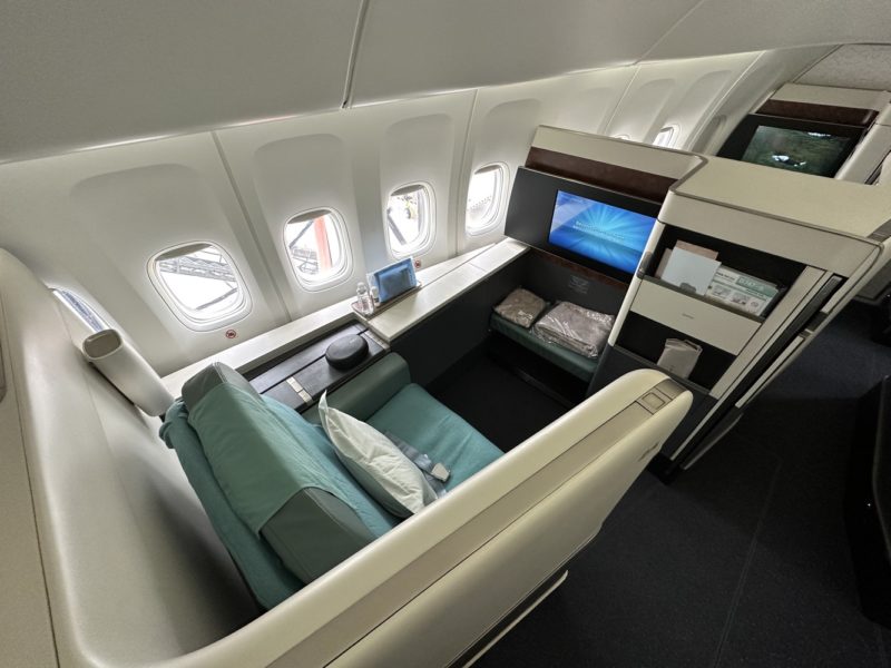 Korean Air First Class Suite (Kosmo Suite II)