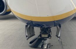 Ryanair Boeing 737 Suffers Nose Gear Failure in Dublin