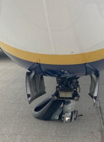 Ryanair Boeing 737 Suffers Nose Gear Failure in Dublin