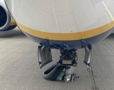 Ryanair Boeing 737 Suffers Nose Gear Failure in Dublin