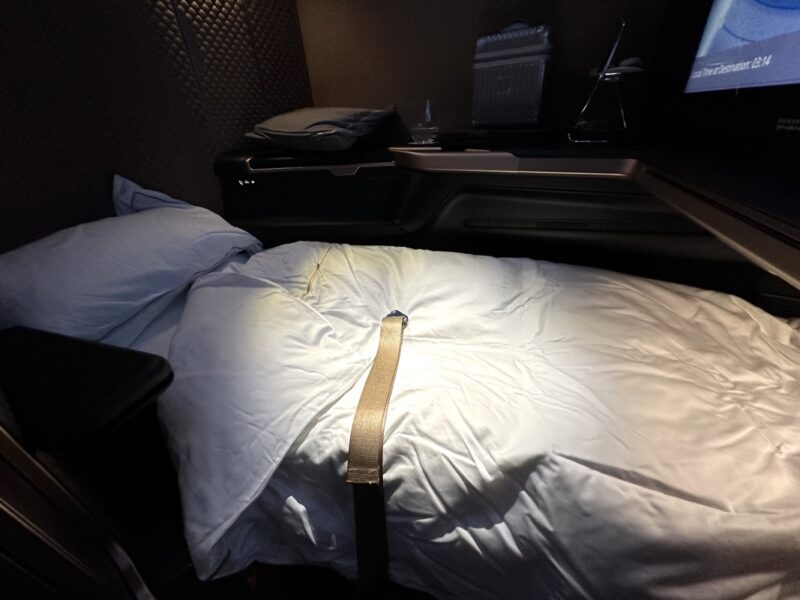 Plush mattress and bedding of Starlux First Class. Business Class also receives the same plush mattress.