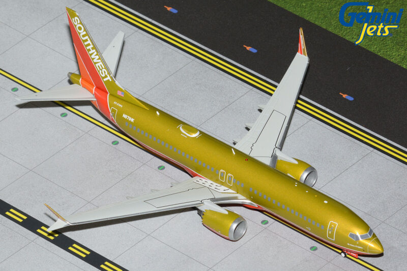 GeminiJets G2SWA1216 1:200 Southwest Airlines Boeing 737 MAX 8 "Gold Retro" N871HK