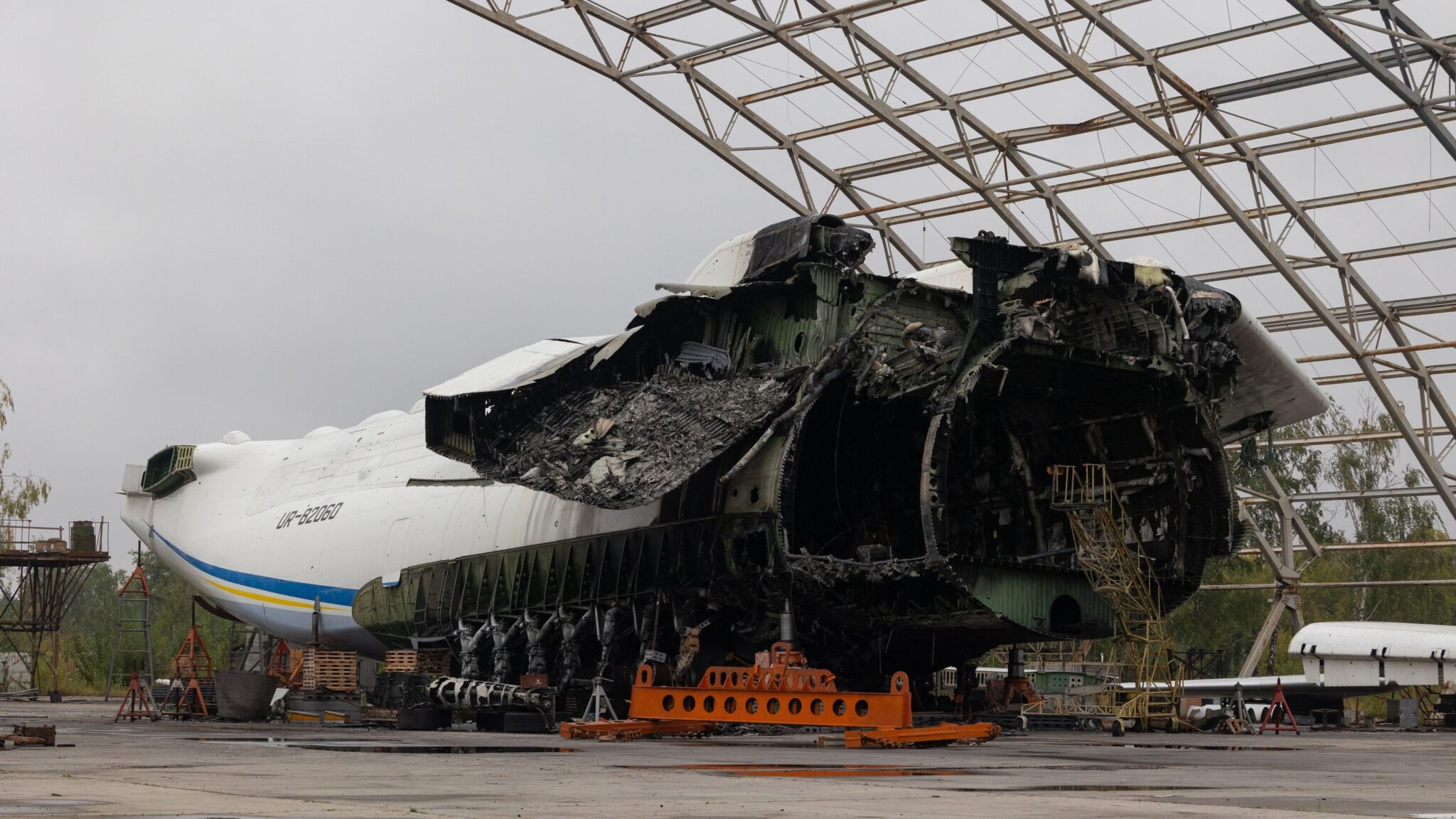 Work Underway: New Photo Update on Destroyed Antonov An-225