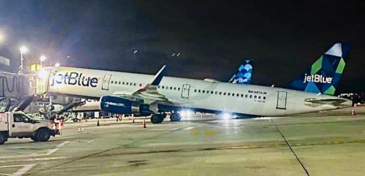 JetBlue Airbus A321 Tipped On Its Tail at New York JFK