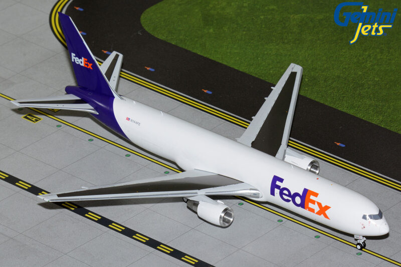 GeminiJets G2FDX1377 1:200 FedEx Boeing 767-300F (New Livery) N144FE