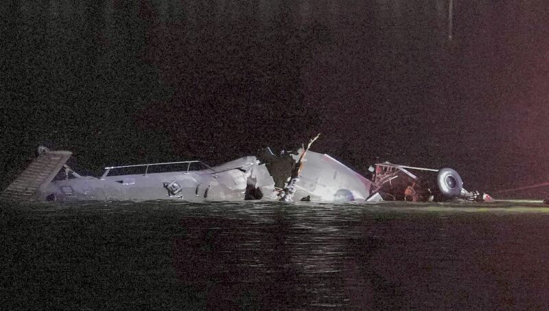 a plane crashed in water at night