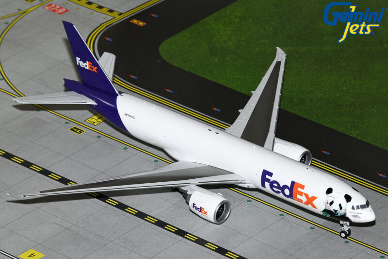 GeminiJets G2FDX1299 1:200 FedEx Boeing 777F "Panda Express" N886FD