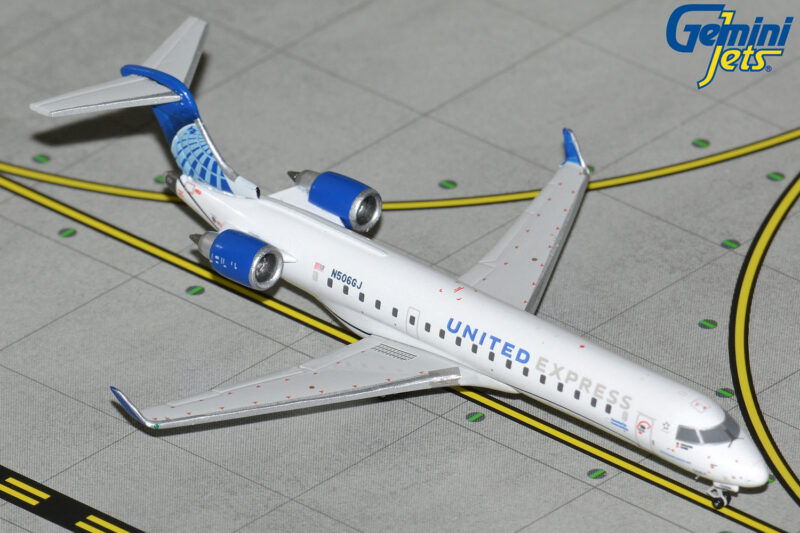 GeminiJets GJUAL2341 1:400 United Express CRJ550 N506GJ
