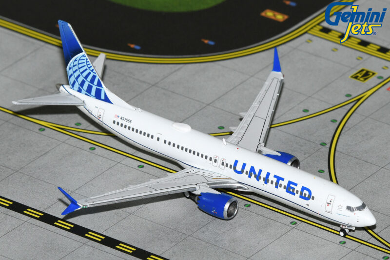 GeminiJets GJUAL2226 1:400 United Airlines Boeing 737 MAX 9 N37555