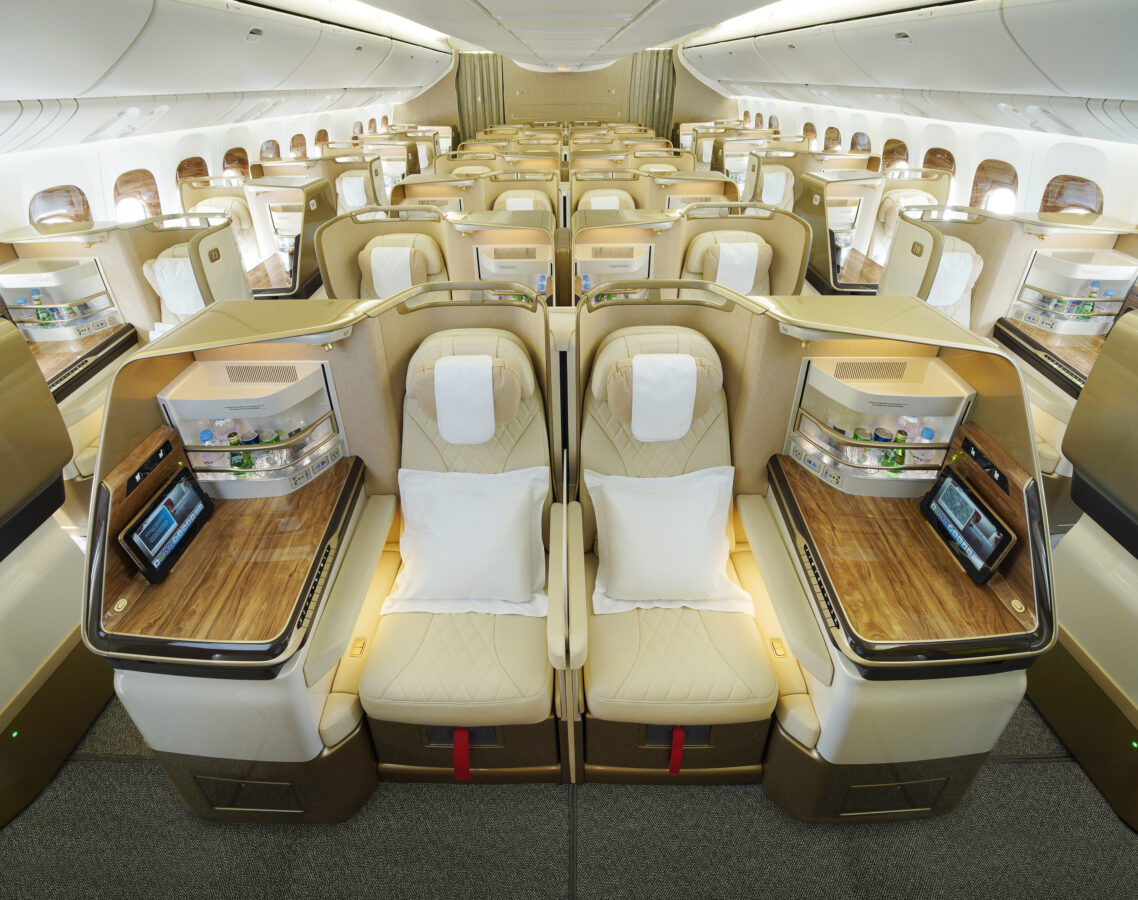 Review: Emirates New First Class Suite on B777-300/ER - SamChui.com