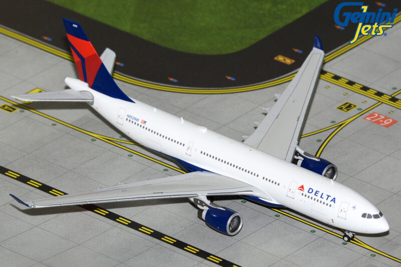 GeminiJets GJDAL2105 1:400 Delta Air Lines Airbus A330-200 N852NW