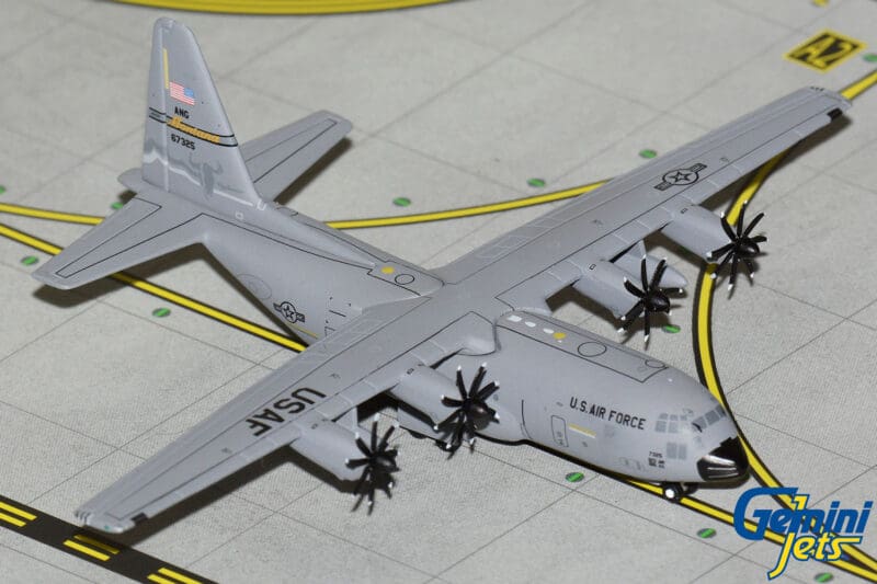 GeminiJets GMUSA151 1:400 U.S. Air Force C-130H Hercules (Montana ANG)