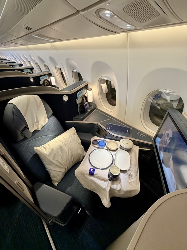 Philippine Airlines A350-1000 Business Class suite